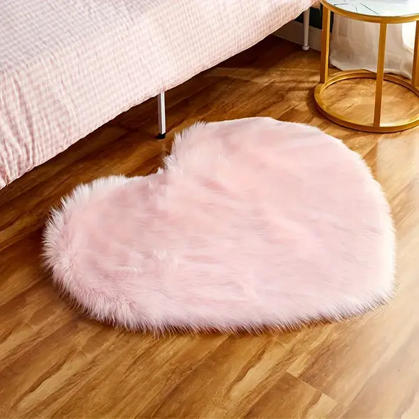 Cozy Pink Heart-Shaped Plush Rug - Soft Faux Wool, Hand-Washable, Perfect for Bedroom Decor & Valentine's Day Gift